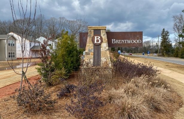 Brentwood-Charlotte 28215